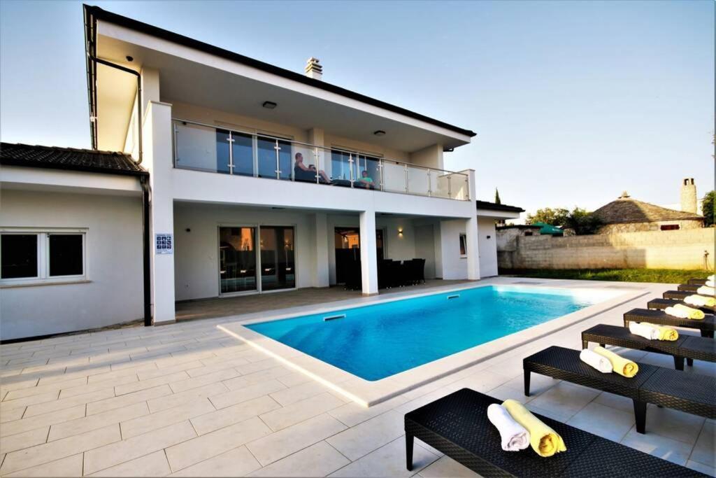 New Villa With Pool Barbariga Eksteriør bilde