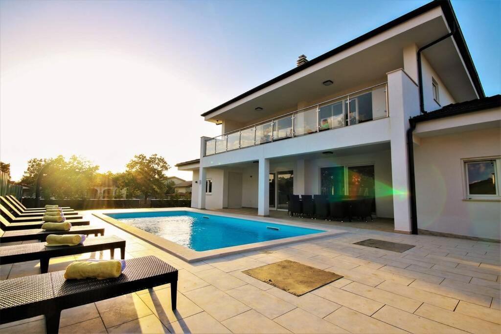 New Villa With Pool Barbariga Eksteriør bilde